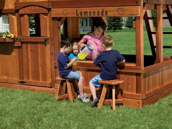 156 Lemonade Stand with Stools